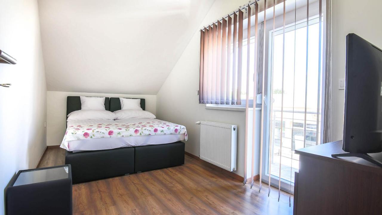 White Apartman Siofok Luaran gambar
