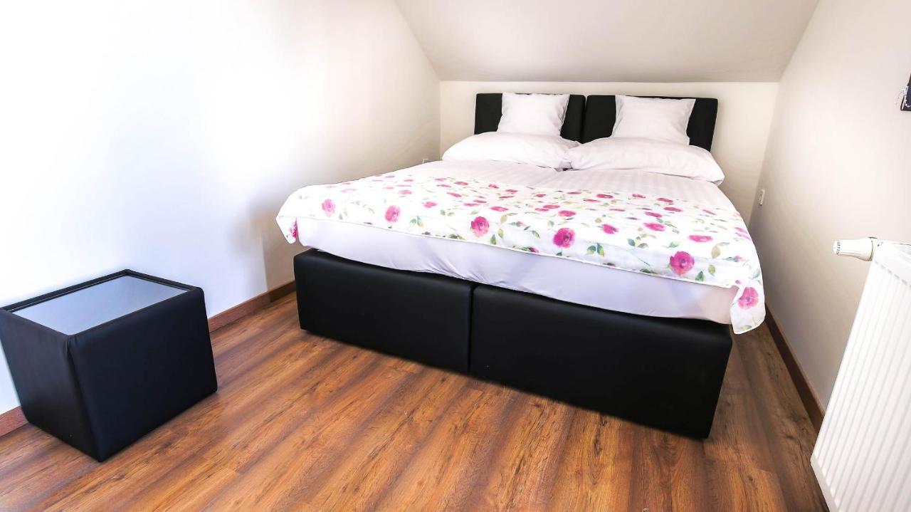 White Apartman Siofok Luaran gambar