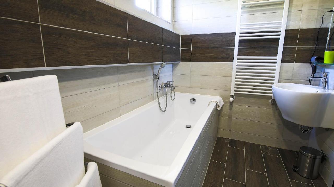 White Apartman Siofok Luaran gambar