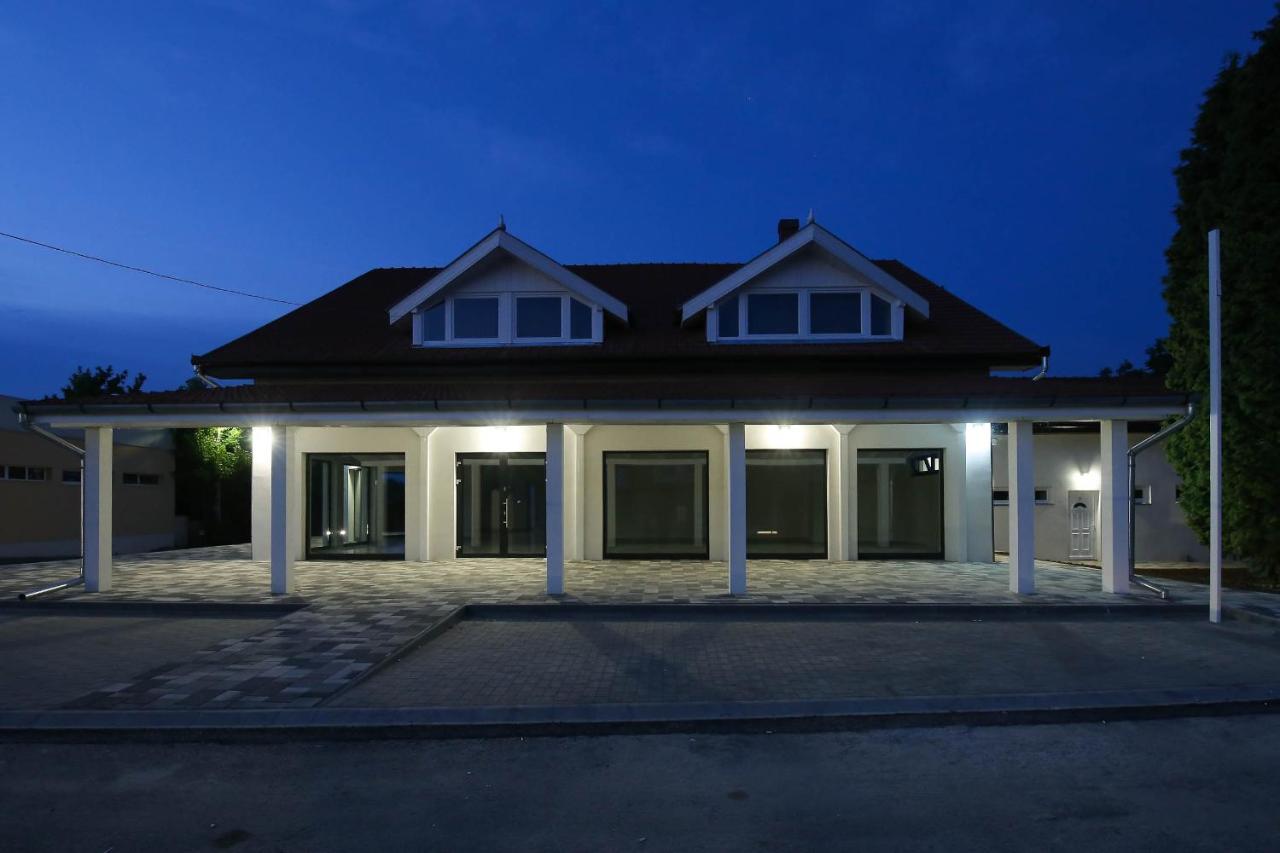 White Apartman Siofok Luaran gambar