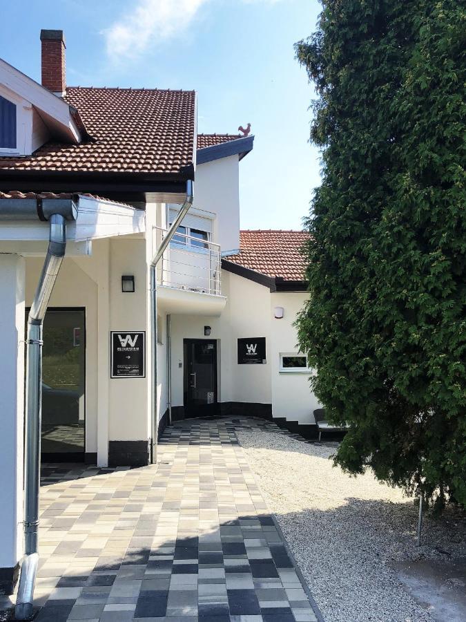White Apartman Siofok Luaran gambar