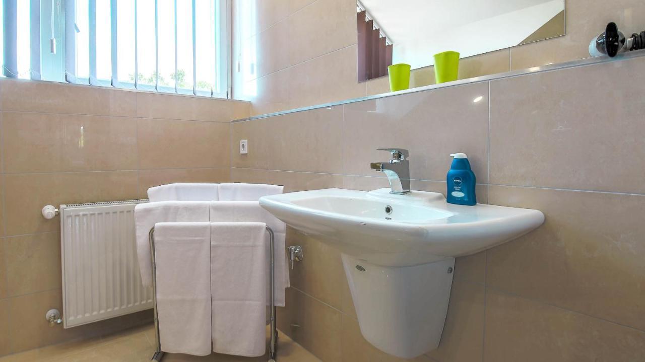 White Apartman Siofok Luaran gambar